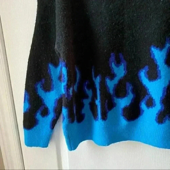 SHEIN Oversized Sweater Crewneck Pullover Flame Print Black Blue Size Small - Picture 8 of 16
